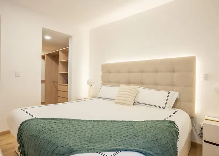 Stunning 3br In Condesa With Terrace, Pool & Gym